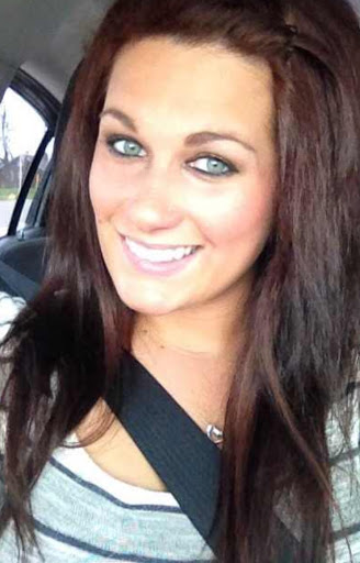 Alyssa Robinson Photo 30