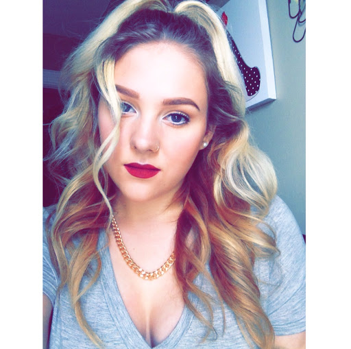 Adrianna Simmons Photo 12