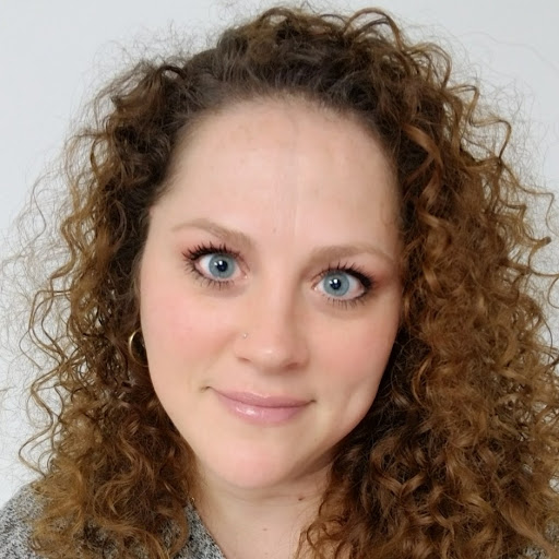 Danielle Larkin Photo 20