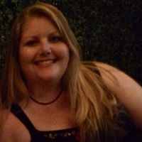 Emily Potts Photo 4