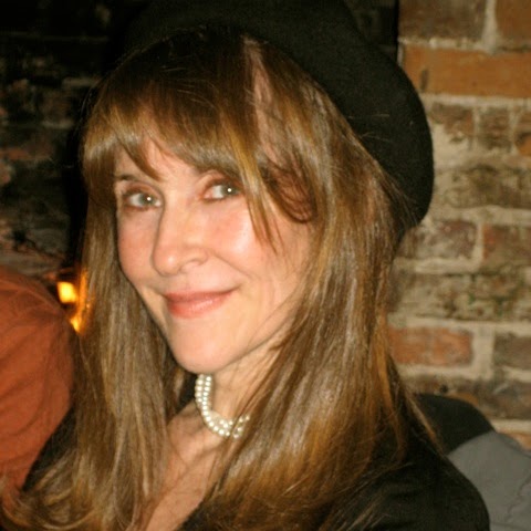 Julie Wilde Photo 18