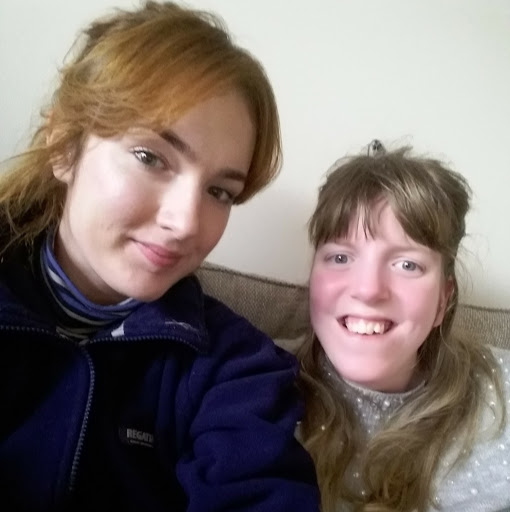 Holly Barnes Photo 27