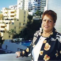 Esther Shaw Photo 9