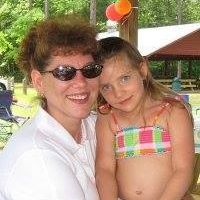 Michelle Oakley Photo 20