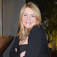 Karen Betancourt Photo 25