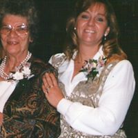 Debra Graves Photo 37