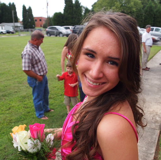 Nicole Tucker Photo 19