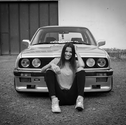 Yesenia Lopez Photo 33