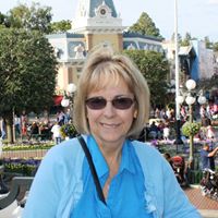 Carolyn Holcombe Photo 15