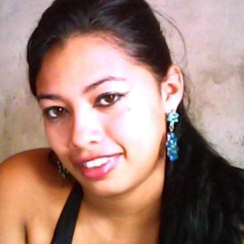 Amanda Arias Photo 30