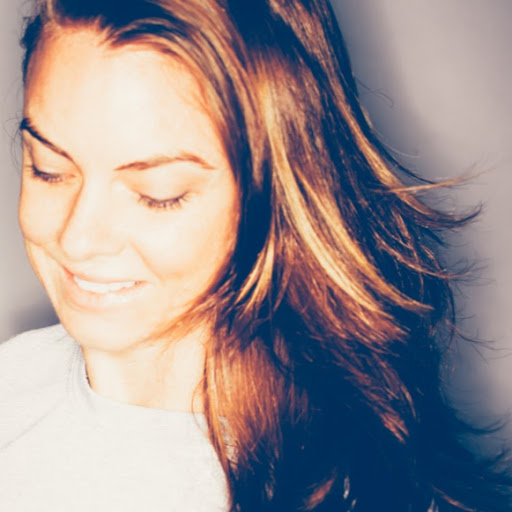 Amy Edwards Photo 17