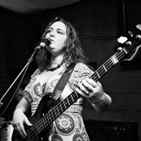 Jennifer Graham Photo 29