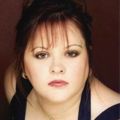 Julia James Photo 8