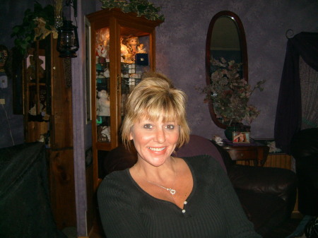 Julia Fisher Photo 15