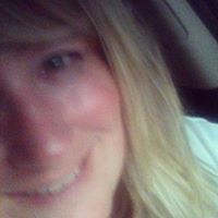 Laura Wagner Photo 32