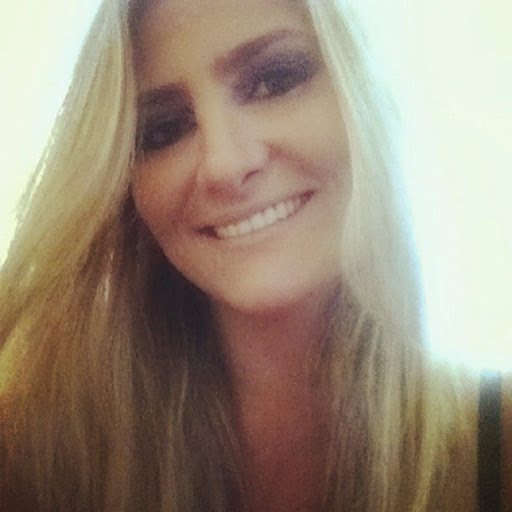 Danielle Simon Photo 16