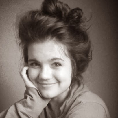 Lauren Cronin Photo 15