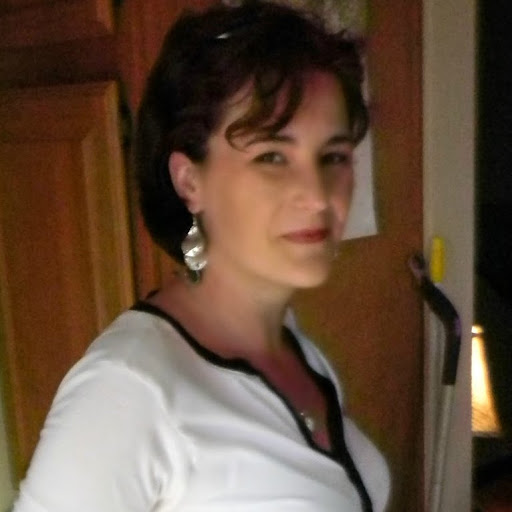 Christina Cooper Photo 30
