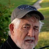 Robert Macklin Photo 46