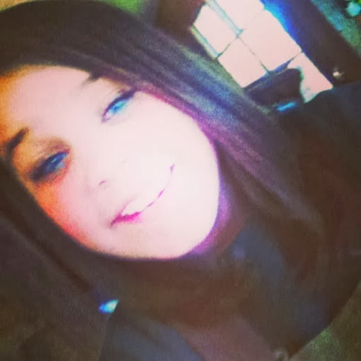 Sarah Bowers Photo 12