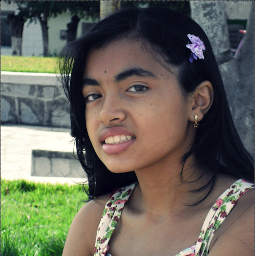 Dina Torres Photo 19