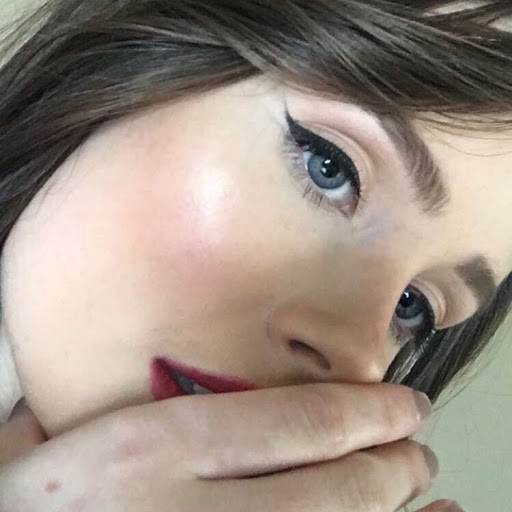 Emily Read Photo 6