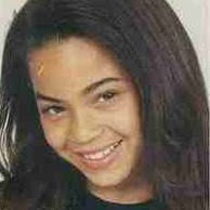 Danielle Richards Photo 19