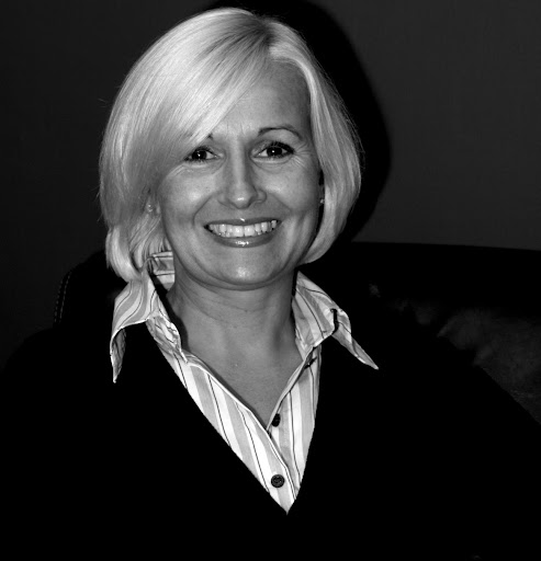 Leigh Hemmings Photo 3