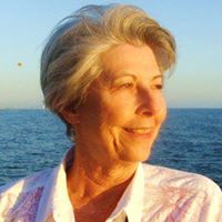 Linda Holmes Photo 24