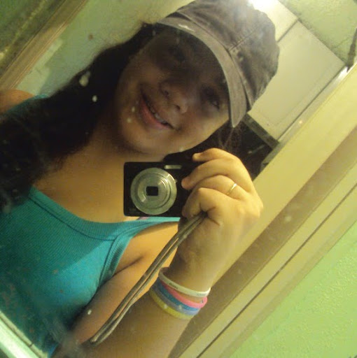 Rose Esteves Photo 7
