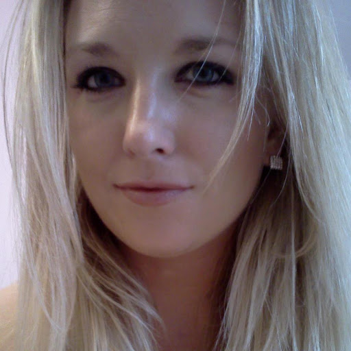 Catherine Williams Photo 37