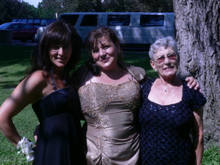 Karen Straw Photo 12