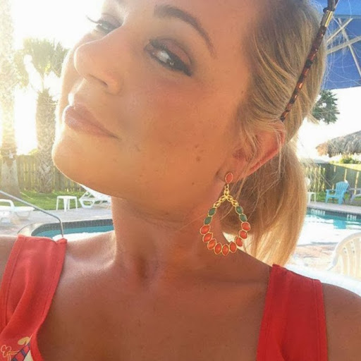 Holly Smith Photo 25