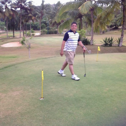Rafael Reyes Photo 39