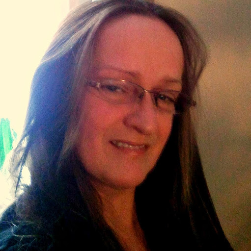 Laura Buzzell Photo 10