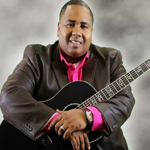 Luis Castro Photo 19