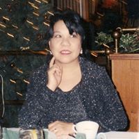 Elizabeth Anthony Photo 32