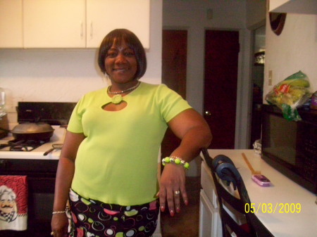 Carolyn Lewis Photo 13