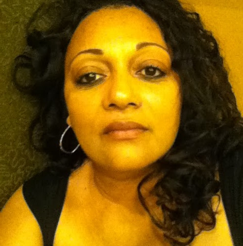 Joy Phillips Photo 10