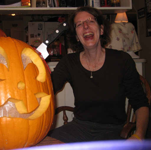 Laura Howell Photo 43