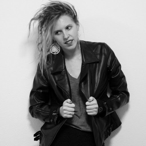 Emily Read Photo 4