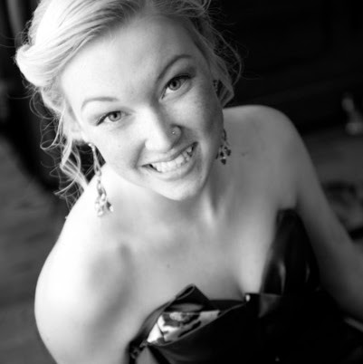 Sarah Hand Photo 19