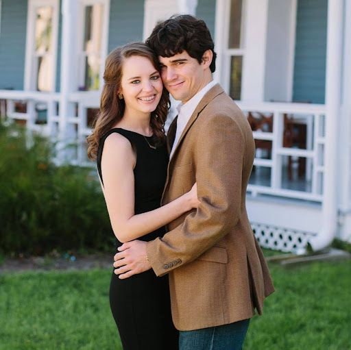 Sarah Weeks Photo 25
