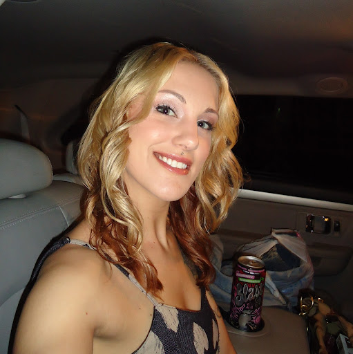 Holly Moore Photo 39
