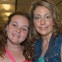 Carla Lynch Photo 38