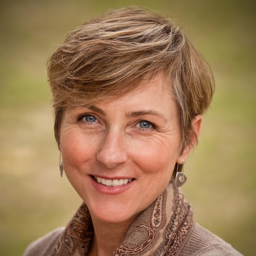 Jennifer Shannon Photo 17