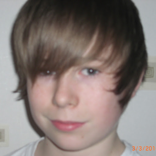 Lewis Ross Photo 20