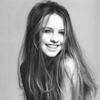 Julia Meyer Photo 11