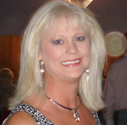 Laura Howell Photo 10