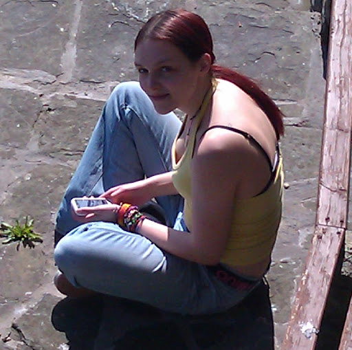 Bea Roberts Photo 11